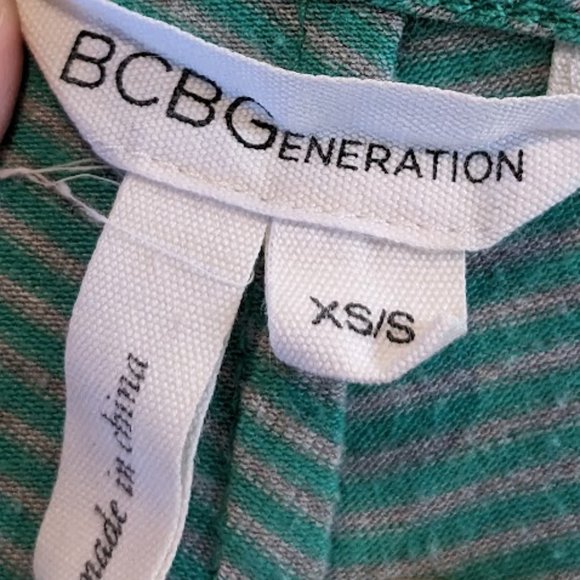 BCBGeneration Oversized Asymmetrical Stripes Long Sleeve Top. Size XS/S. - Picture 12 of 13